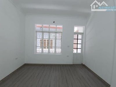 Cc cần cho thuê nhà riêng nguyễn chí thanh, đống đa, ngõ ô tô, 4 tầng, 40m, giá 14 triệu/tháng. 3