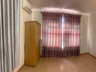 Cho thuê nhà mặt đường âu cơ  gần công viên nước hồ tây 2