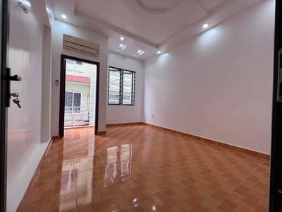 Chính chủ cho thuê căn hộ 2N1K tại phố chùa láng 9356