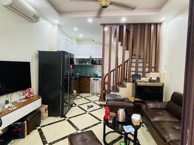 Chính chủ cho thuê căn hộ 2N1K tại phố chùa láng 10710