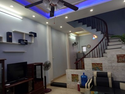 Chính chủ cho thuê căn hộ 2N1K tại phố chùa láng 10050