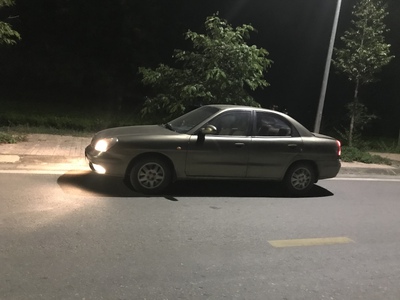 Xe cho các bác về tránh mưa tránh nắng,tránh rét ạ. 8
