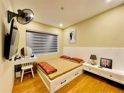 Bán biệt thự  nguyễn văn cừ  370 m 3 tầng 18,5 tỷ cực hiếm. 2