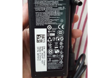 Sạc laptop Dell 65w  19.5v-3,34A  đầu kim nhỏ 4.5mm x 3.0mm 3