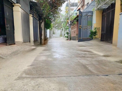 Bán nhà 4 tầng kinh doanh hẻm ô tô lê hồng phong phước long -nha trang  vị trí: đường 6m đường 0