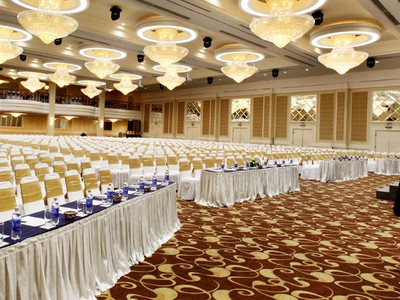 Bán khách sạn 4 sao phố duy tân: 850m2, 71 phòng khách sạn, nhà hàng, phòng họp, 300 tỷ 1