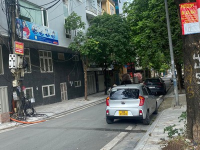 Bán tòa nhà 8 tầng phố lạc long quân vị trí đẹp kinh doanh đắc địa. 1