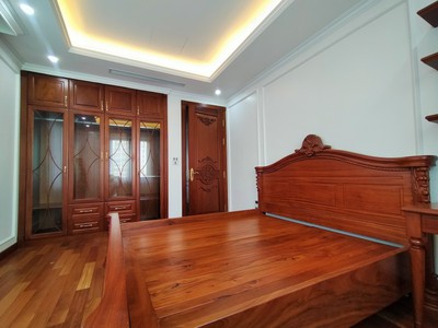 Giảm sốc 5 tỷ  bán gấp biệt thự vip việt hưng, full nội thất, dt 195m x 4t, giá 29 tỷ 4
