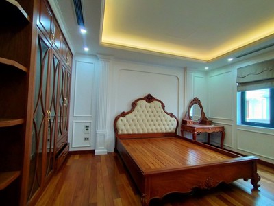 Giảm sốc 5 tỷ  bán gấp biệt thự vip việt hưng, full nội thất, dt 195m x 4t, giá 29 tỷ 3