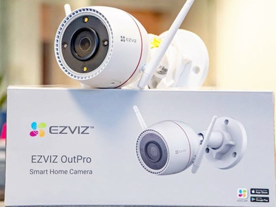 Camera C3TN 3MP bền bỉ với thời tiết khắc nghiệt, có báo động đèn và còi 0