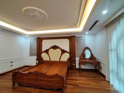 Giảm sốc 5 tỷ  bán gấp biệt thự vip việt hưng, full nội thất, dt 195m x 4t, giá 29 tỷ 2