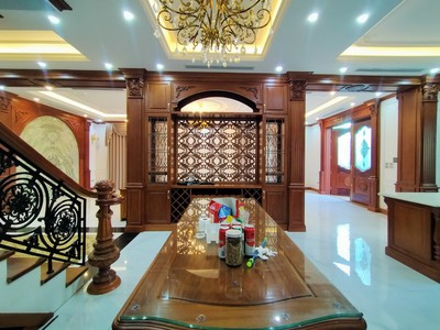 Giảm sốc 5 tỷ  bán gấp biệt thự vip việt hưng, full nội thất, dt 195m x 4t, giá 29 tỷ 0