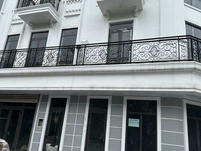 Cho thuê SHOPHOUSE tổ 1 phường thịnh lang, thành phố hòa bình 1