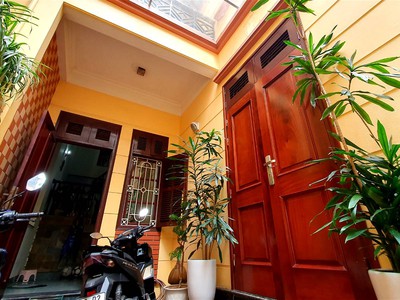 Chính chủ cho thuê căn hộ 2N1K tại phố chùa láng 179