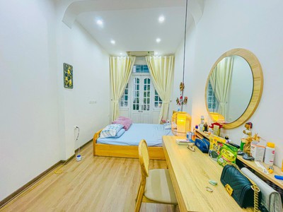 Chính chủ cho thuê căn hộ 2N1K tại phố chùa láng 1339