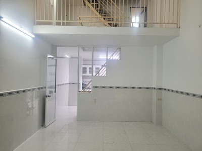 Chính chủ cho thuê căn hộ 2N1K tại phố chùa láng 574