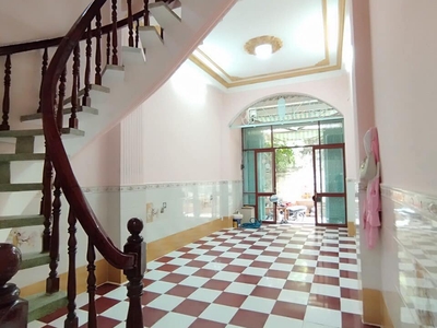 Chính chủ cho thuê căn hộ 2N1K tại phố chùa láng 689
