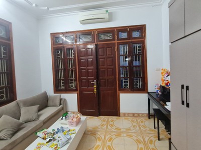 Chính chủ cho thuê căn hộ 2N1K tại phố chùa láng 551