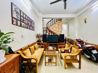 Chính chủ cho thuê căn hộ 2N1K tại phố chùa láng 661