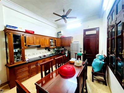 Chính chủ cho thuê căn hộ 2N1K tại phố chùa láng 889