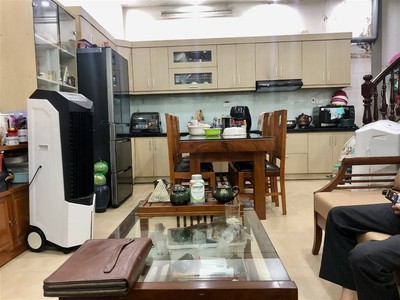 Chính chủ cho thuê căn hộ 2N1K tại phố chùa láng 957