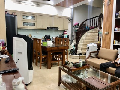Chính chủ cho thuê căn hộ 2N1K tại phố chùa láng 958
