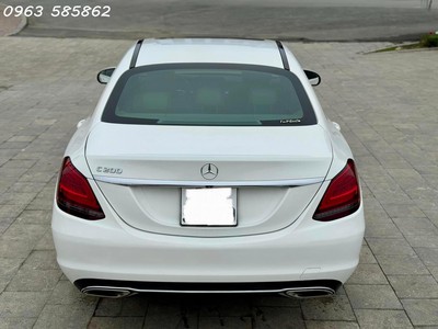 Merc c200ex sản xuất 2019 model 2020 1 chủ mua mới từ đầu trắng lại kem đi có 3v km zin full ls hãng 1