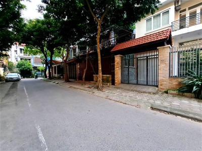 Chính chủ cho thuê căn hộ 2N1K tại phố chùa láng 1693