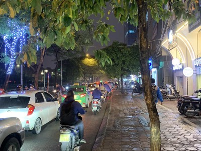 Chính chủ cho thuê căn hộ 2N1K tại phố chùa láng điện nước giá dân 144