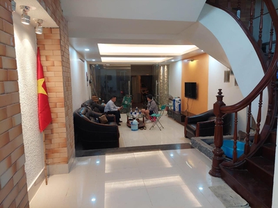 Chính chủ cho thuê căn hộ 2N1K tại phố chùa láng 2304