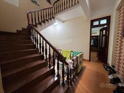 Chính chủ cho thuê căn hộ 2N1K tại phố chùa láng 2046