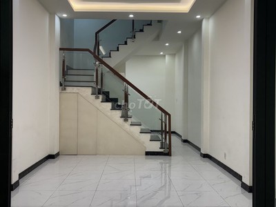 Chính chủ cho thuê căn hộ 2N1K tại phố chùa láng 1819