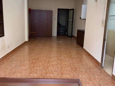 Chính chủ cho thuê căn hộ 2N1K tại phố chùa láng điện nước giá dân 460