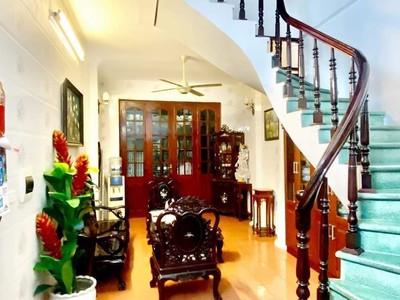 Chính chủ cho thuê căn hộ 2N1K tại phố chùa láng điện nước giá dân 235