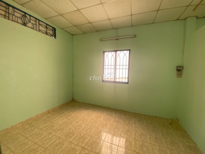 Chính chủ cho thuê căn hộ 2N1K tại phố chùa láng điện nước giá dân 936