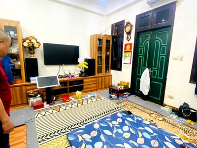 Chính chủ cho thuê căn hộ 2N1K tại phố chùa láng điện nước giá dân 1967