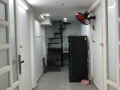 Chính chủ cho thuê căn hộ 2N1K tại phố chùa láng điện nước giá dân 1281