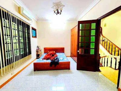 Chính chủ cho thuê căn hộ 2N1K tại phố chùa láng điện nước giá dân 731