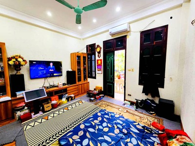 Chính chủ cho thuê căn hộ 2N1K tại phố chùa láng điện nước giá dân 1970
