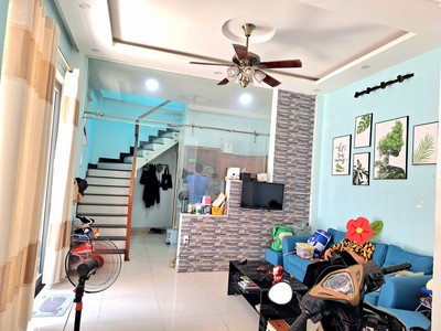 Chính chủ cho thuê căn hộ 2N1K tại phố chùa láng điện nước giá dân 712