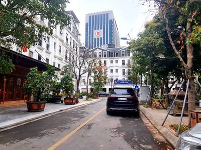 Chính chủ cho thuê căn hộ 2N1K tại phố chùa láng điện nước giá dân 2135
