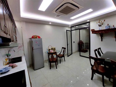 Chính chủ cho thuê căn hộ 2N1K tại phố chùa láng điện nước giá dân 633