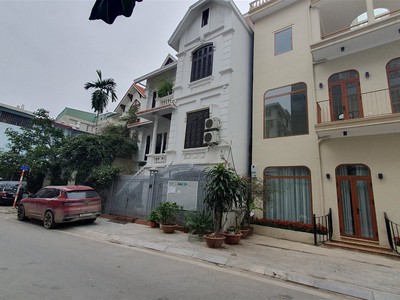 Chính chủ cho thuê căn hộ 2N1K tại phố chùa láng điện nước giá dân 2647