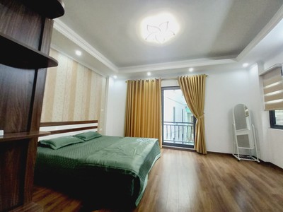 Chính chủ cho thuê căn hộ 2N1K tại phố chùa láng điện nước giá dân 2385