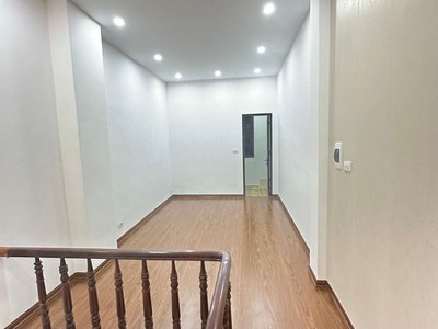 Chính chủ cho thuê căn hộ 2N1K tại phố chùa láng điện nước giá dân 2578