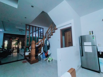 Chính chủ cho thuê căn hộ 2N1K tại phố chùa láng điện nước giá dân 2705