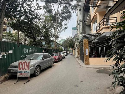 Chính chủ cho thuê căn hộ 2N1K tại phố chùa láng điện nước giá dân 2203
