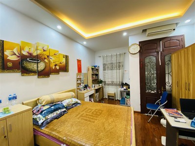 Chính chủ cho thuê căn hộ 2N1K tại phố chùa láng điện nước giá dân 2734