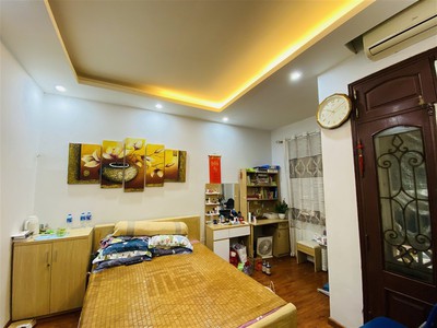 Chính chủ cho thuê căn hộ 2N1K tại phố chùa láng điện nước giá dân 2736