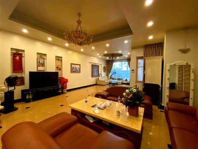 Chính chủ cho thuê căn hộ 2N1K tại phố chùa láng điện nước giá dân 2506